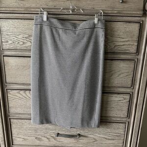 New condition houndstooth pencil skirt